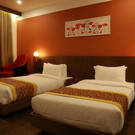 Sky Penta Residency Hotel Iritti Exterior foto